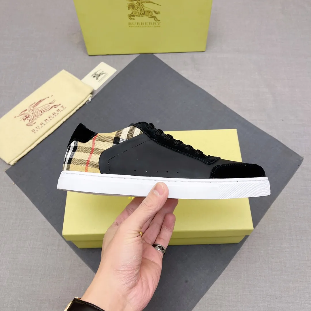 P360 B men's classic low-top sneakers are reinterpreted in Vintage plaid cotton and cowhide materials, decorated with a new brand logo. First-grain cowhide lining, embossed Burberry lettering logo on the heel, original outsole! 38-44 (45 46 customized) No. 019